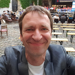 Ecco Meineke:
Ecco Meineke oder auch Ecco DiLorenzo, ein Mann mit unglaublich breitem Repertoire, enormem Weitblick, reichem Erfahrungsschatz, ...
... und hier kommen Sie direkt zu meiner Präsentation. Ecco Meineke:
Ecco Meineke oder auch Ecco DiLorenzo, ein Mann mit unglaublich breitem Repertoire, enormem Weitblick, reichem Erfahrungsschatz, ...
... und hier kommen Sie direkt zu meiner Präsentation.